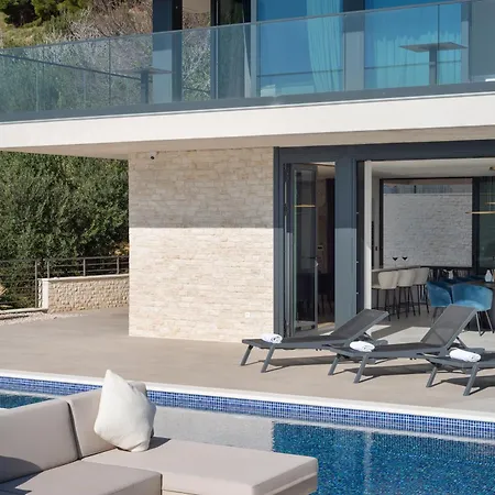 Luxury Hedonia Villa