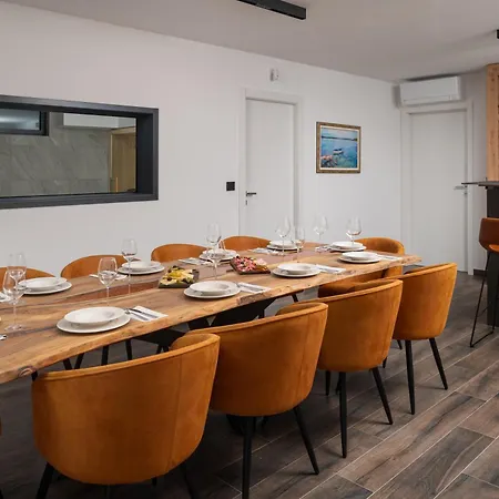 Luxury Hedonia Brela